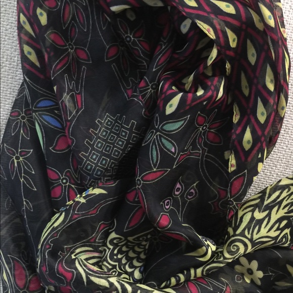 Scarf - Picture 2 of 5